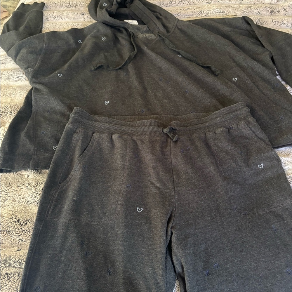 Cozy Charcoal Heart-Patterned Hoodie and Joggers Set
